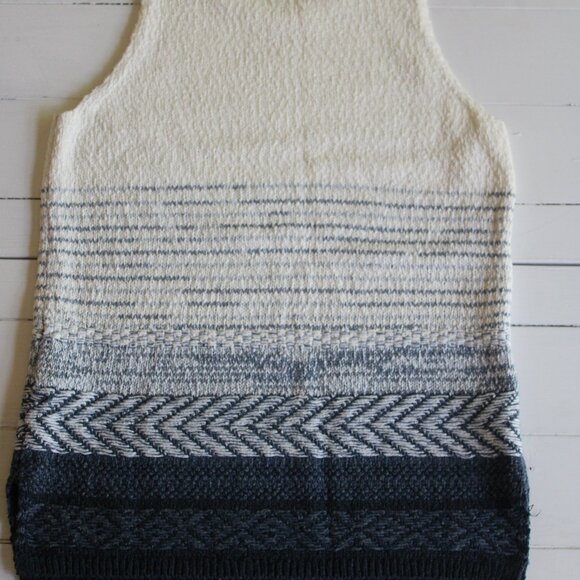 Abercrombie Kids Knit White and Blue Sweater Vest - Picture 7 of 7